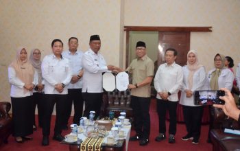 I Komang Koheri Terima Surat Penugasan sebagai Plt Bupati Lampung Tengah