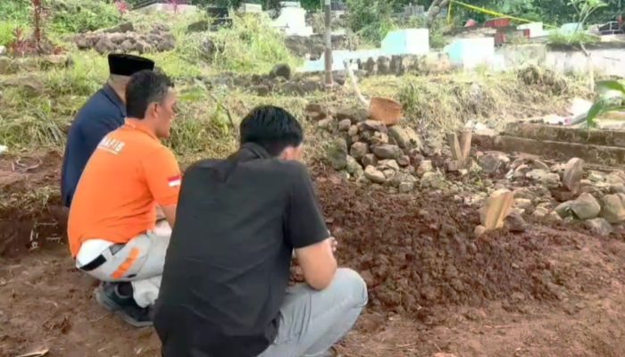 Pastikan Penyebab Kematian Kades Kelau, Keluarga Minta Ekshumasi